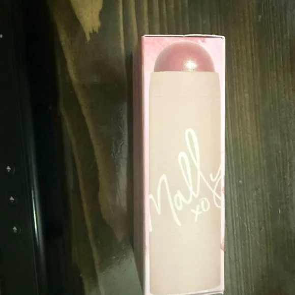 Mally Beauty Evercolor Face Defining Stick - Soft Pink - Picture 2 of 5